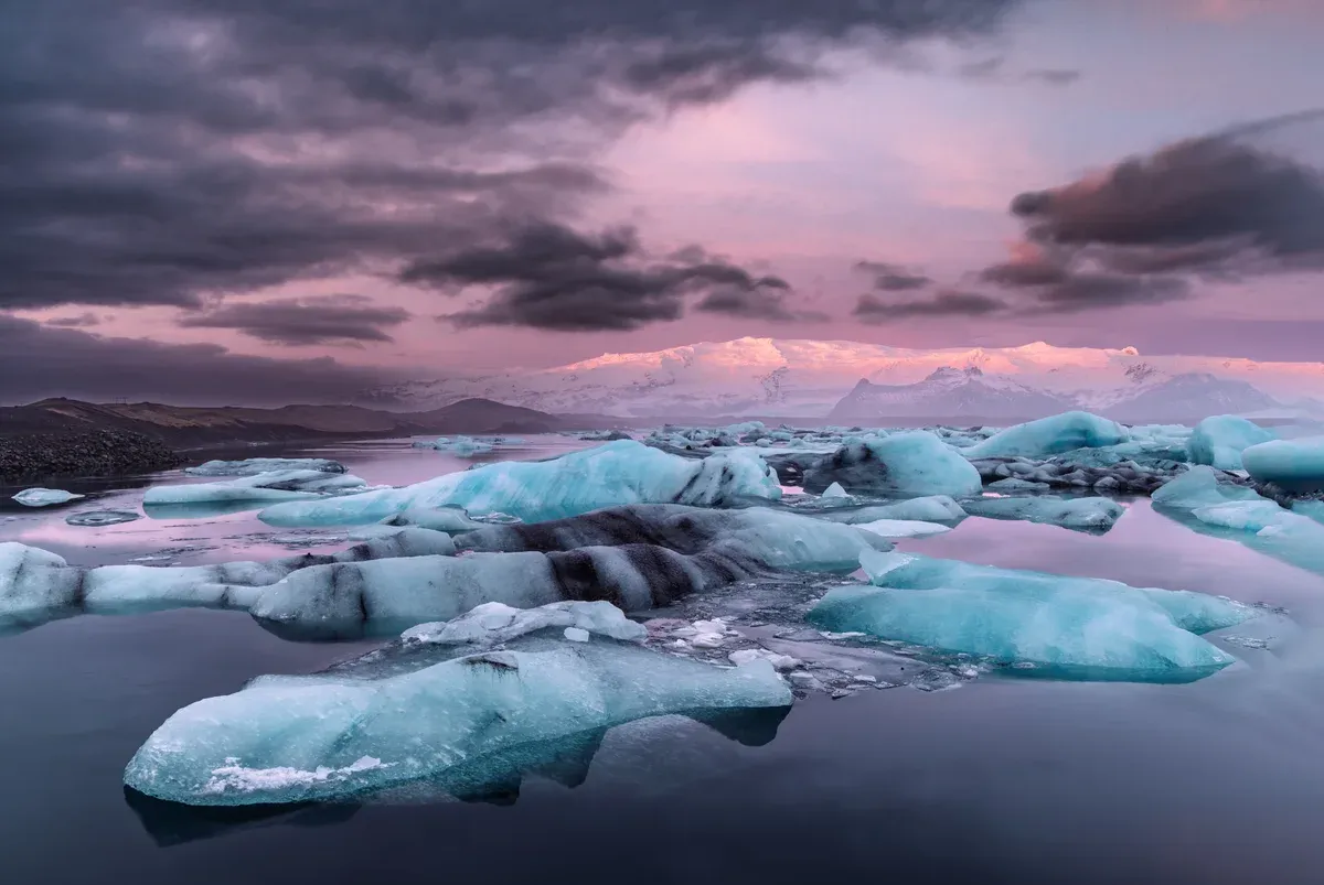 Hali and Gerði, a base for a Jökulsárlón glacier lagoon boat tour